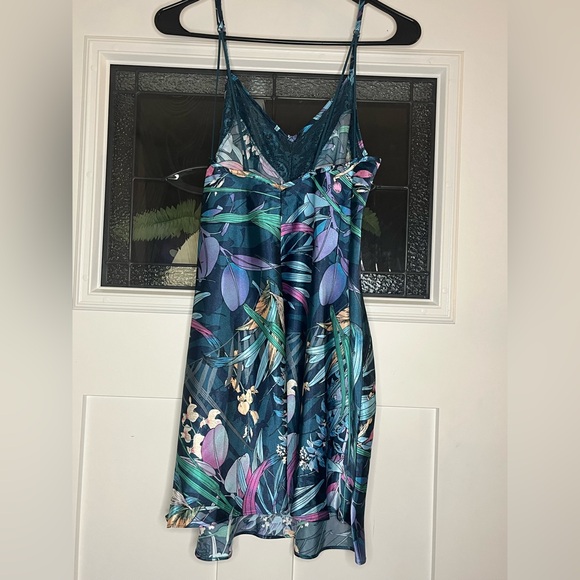 Linea Donatella Blue Floral Chemise - Picture 3 of 7